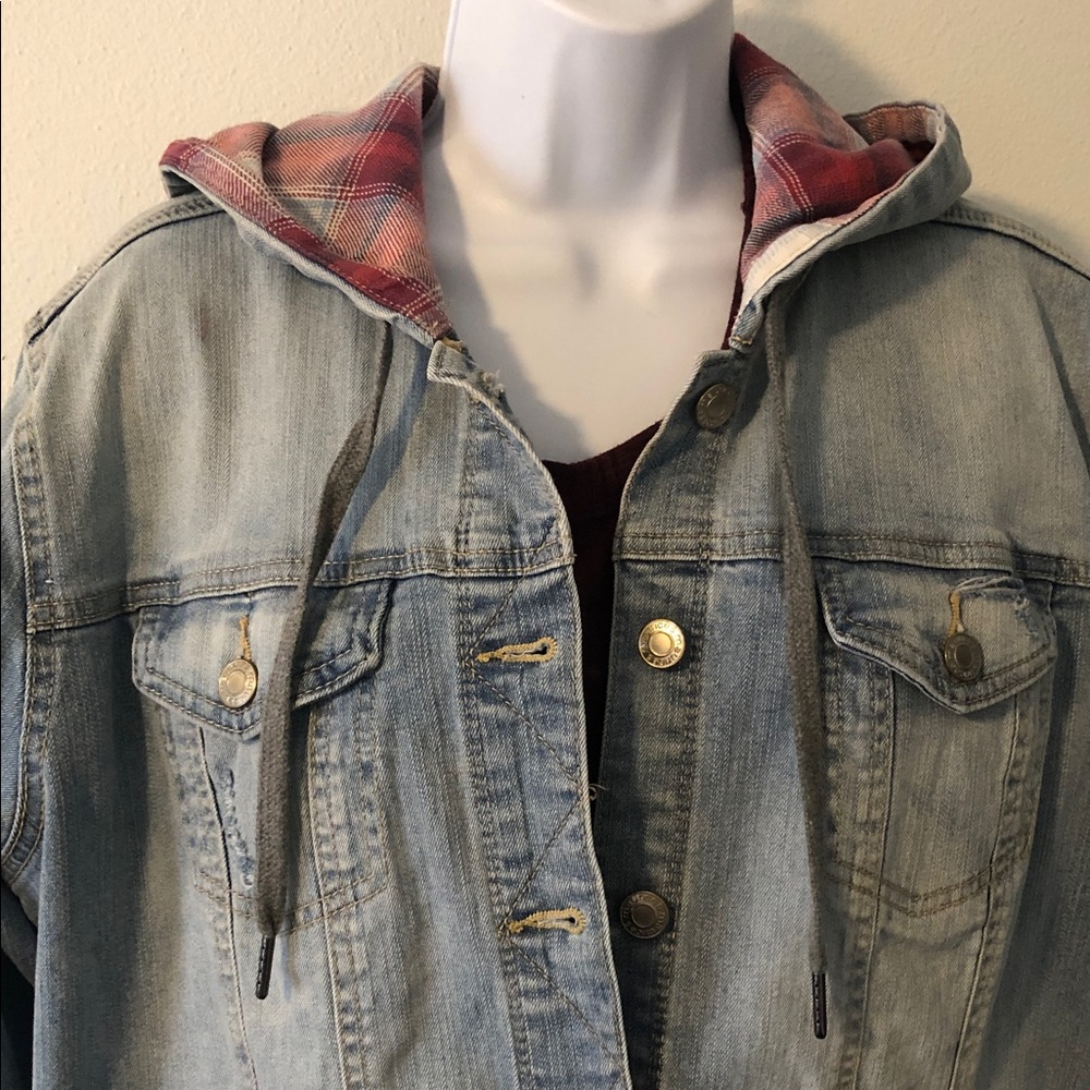Maurice’s Jacket - Picture 2 of 6